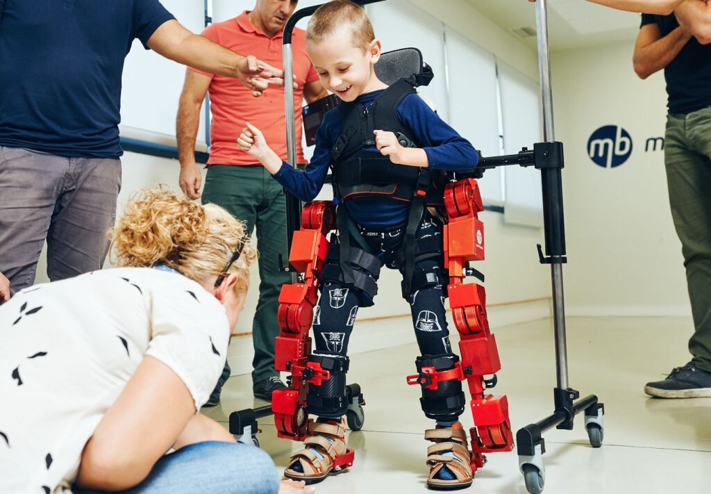 La Comunidad Europea aprobó el exoesqueleto pediátrico Atlas 2030